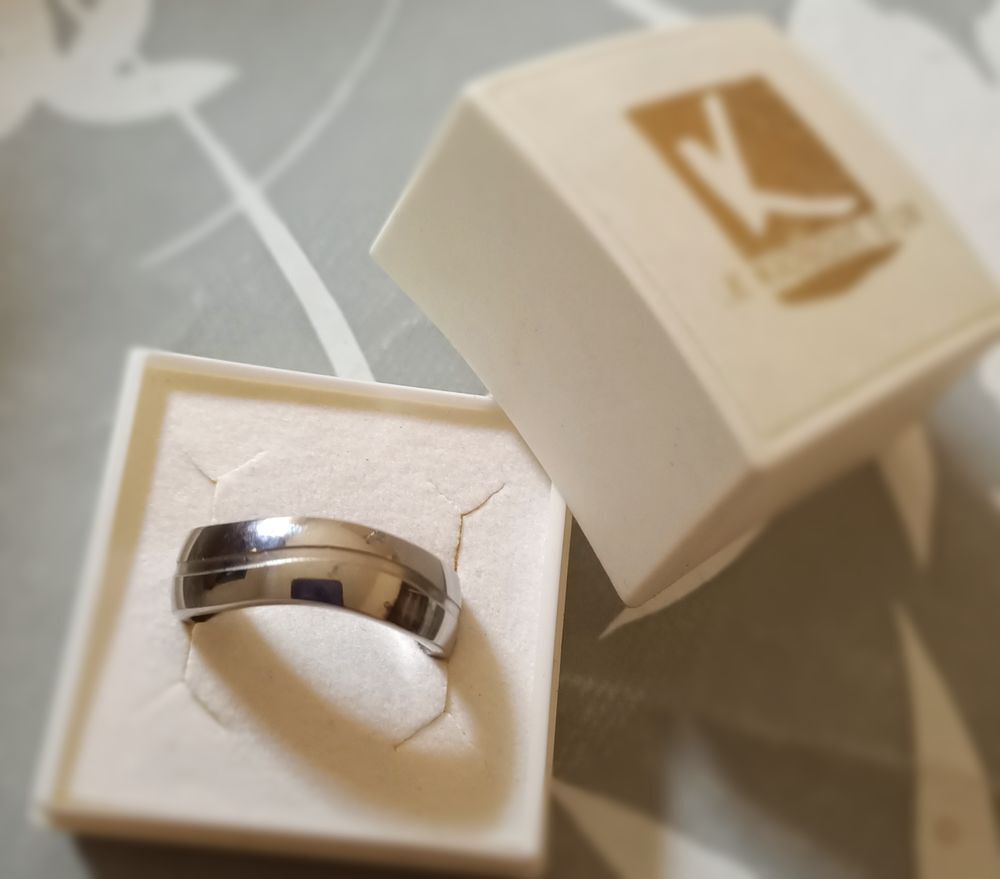 bague argent mix avec sa bo&icirc;te Bijoux et montres