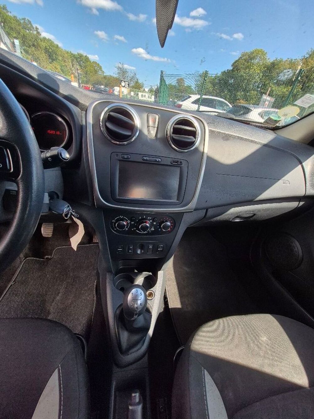 Sandero 1.5 dCi 90 FAP Stepway Ambiance 2015 occasion 49070 Saint-L&eacute;ger-de-Lini&egrave;res