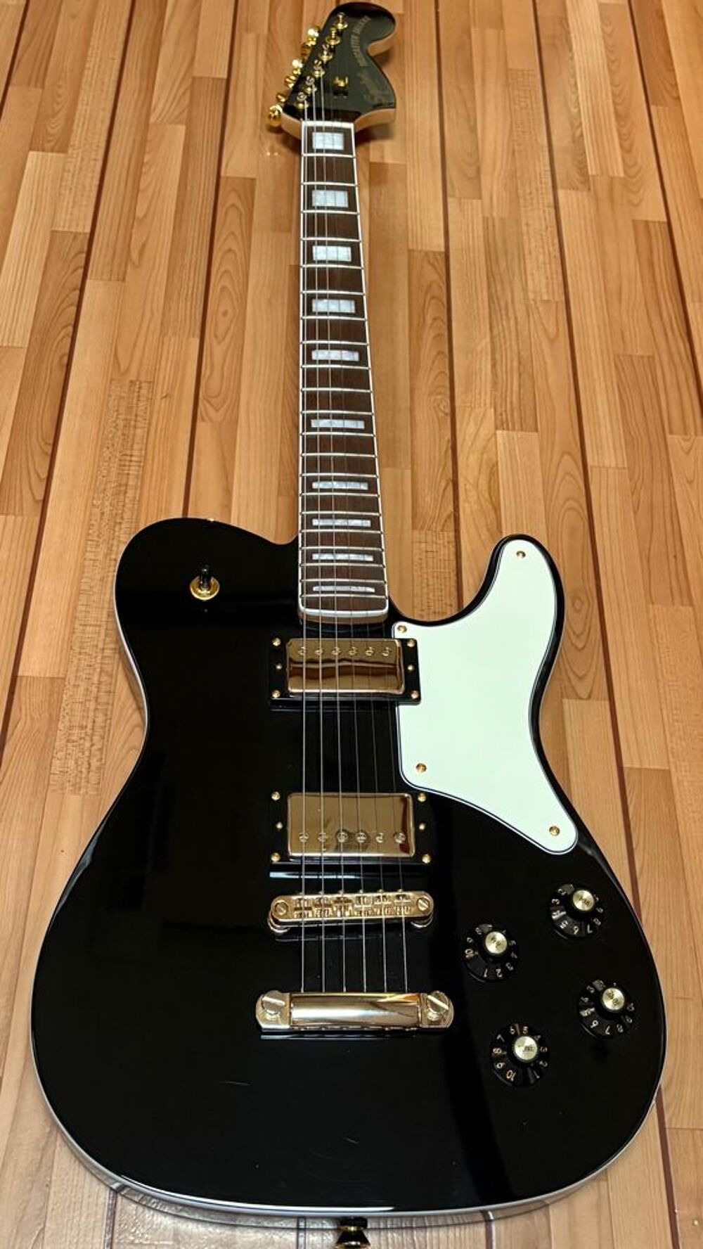 Squier telecaster Delux Instruments de musique
