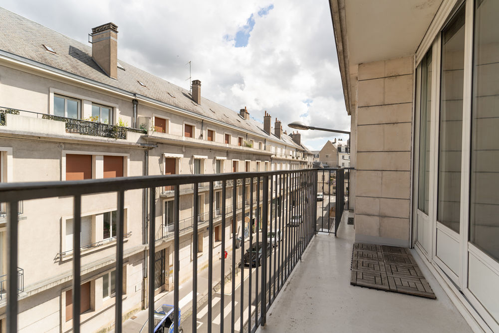 Vente Appartement RARE HYPER CENTRE – 100 m² avec parking privé, cave et 2 balcons Tours