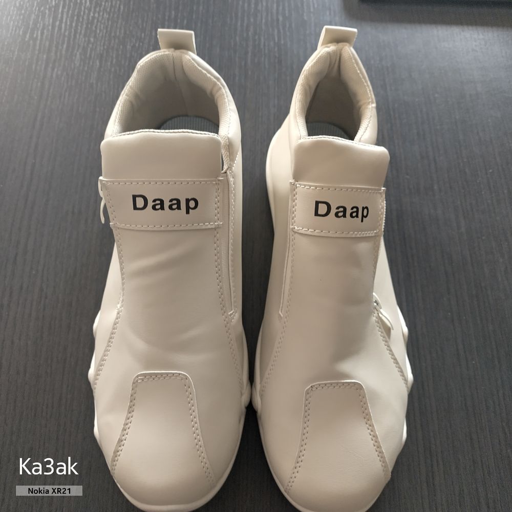 Baskets - Chaussures D&eacute;contract&eacute;es Pour Hommes &amp; Femme, 
Chaussures