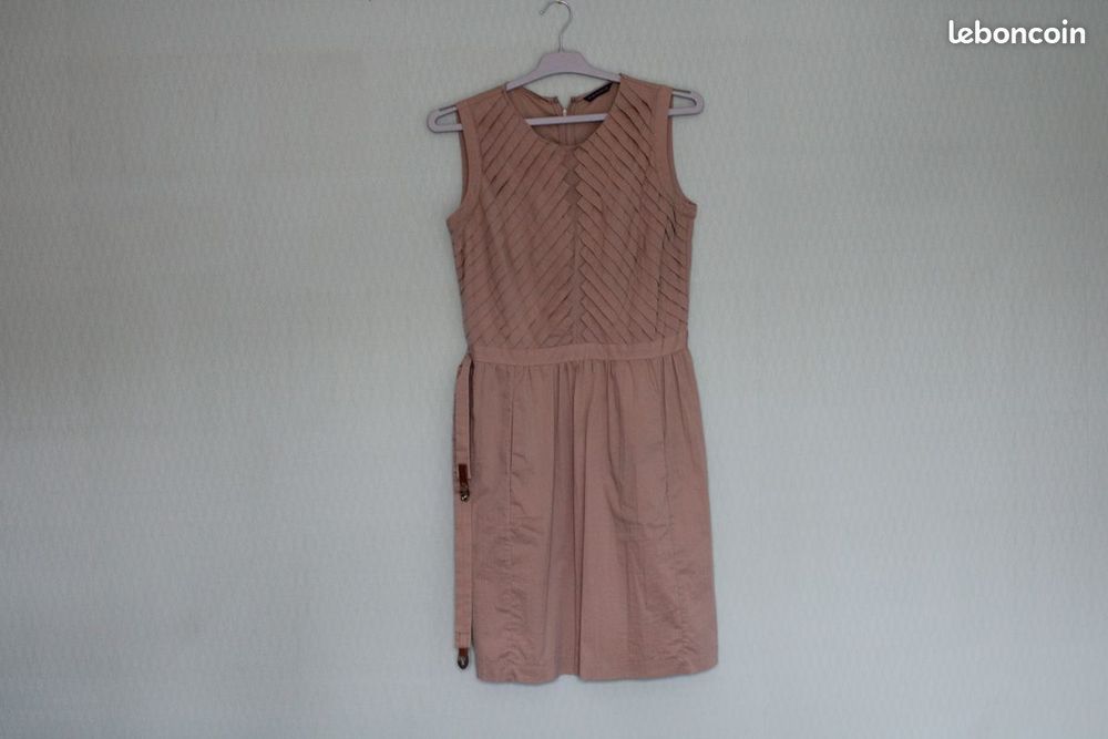 v&ecirc;tements femme, don gratuit Vêtements