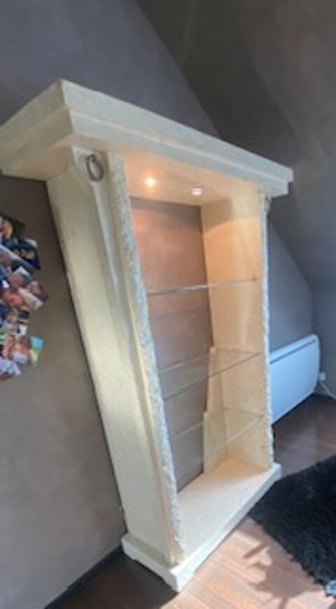 lgante Vitrine en Pierre Reconstitue avec clairage 250 Ozoir-la-Ferrire (77)