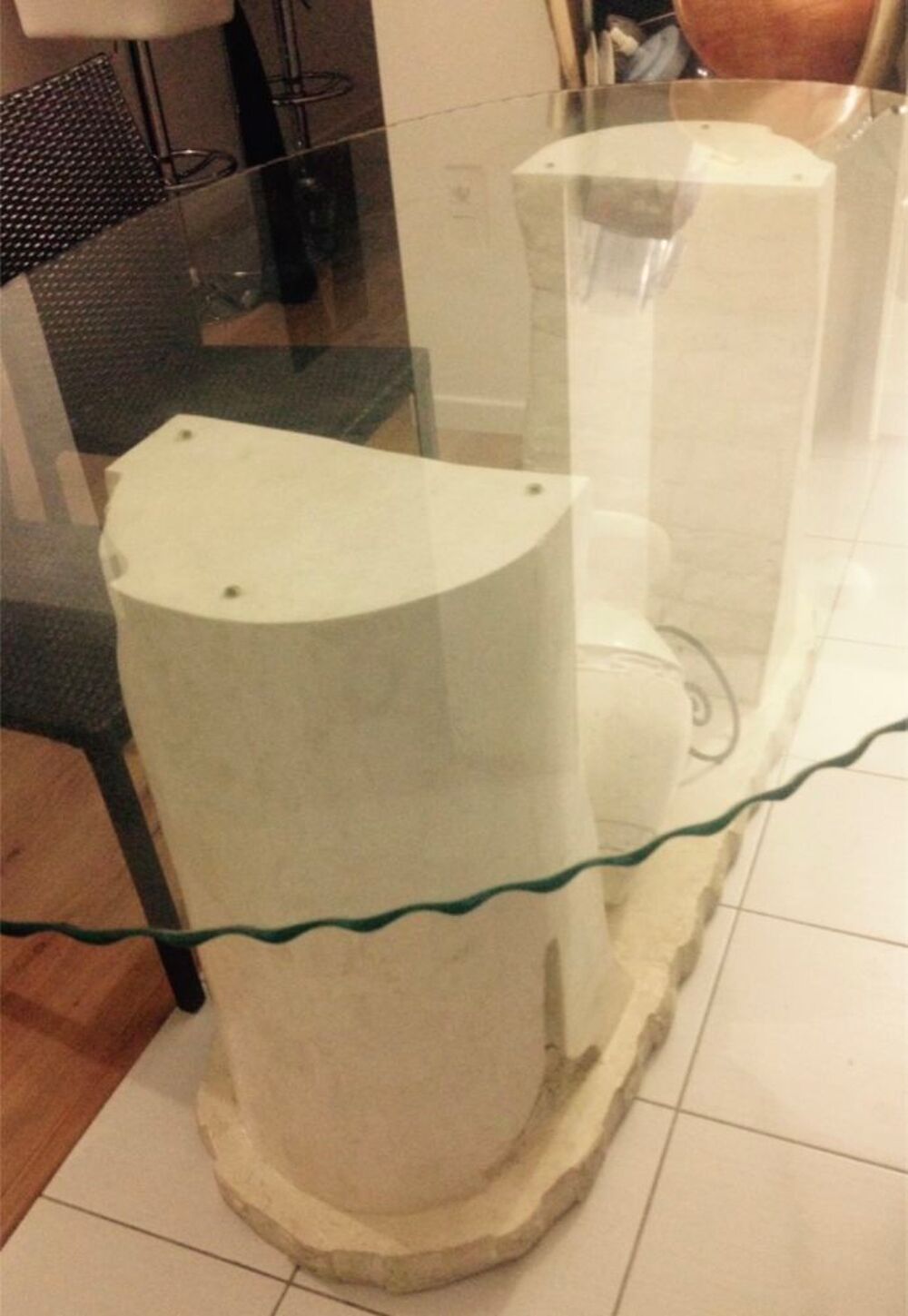 Table de salon verte fum&eacute;e ? Design moderne avec vase int&eacute;gr Meubles