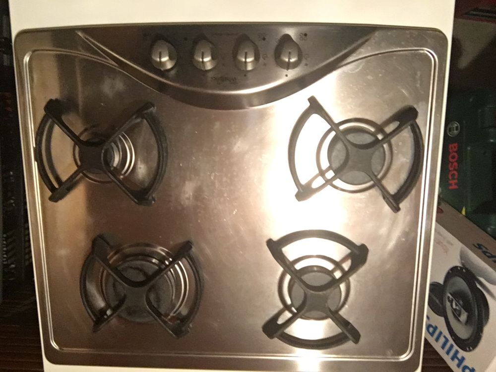 Plaque de cuisson WHIRPOLL quasiment pas utilis&eacute;e ann&eacute;e 2021 Electroménager