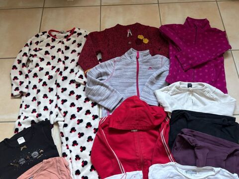Lot de 19 v�tements hiver fille 5 ans + 2 donn�s 12 Juran�on (64)