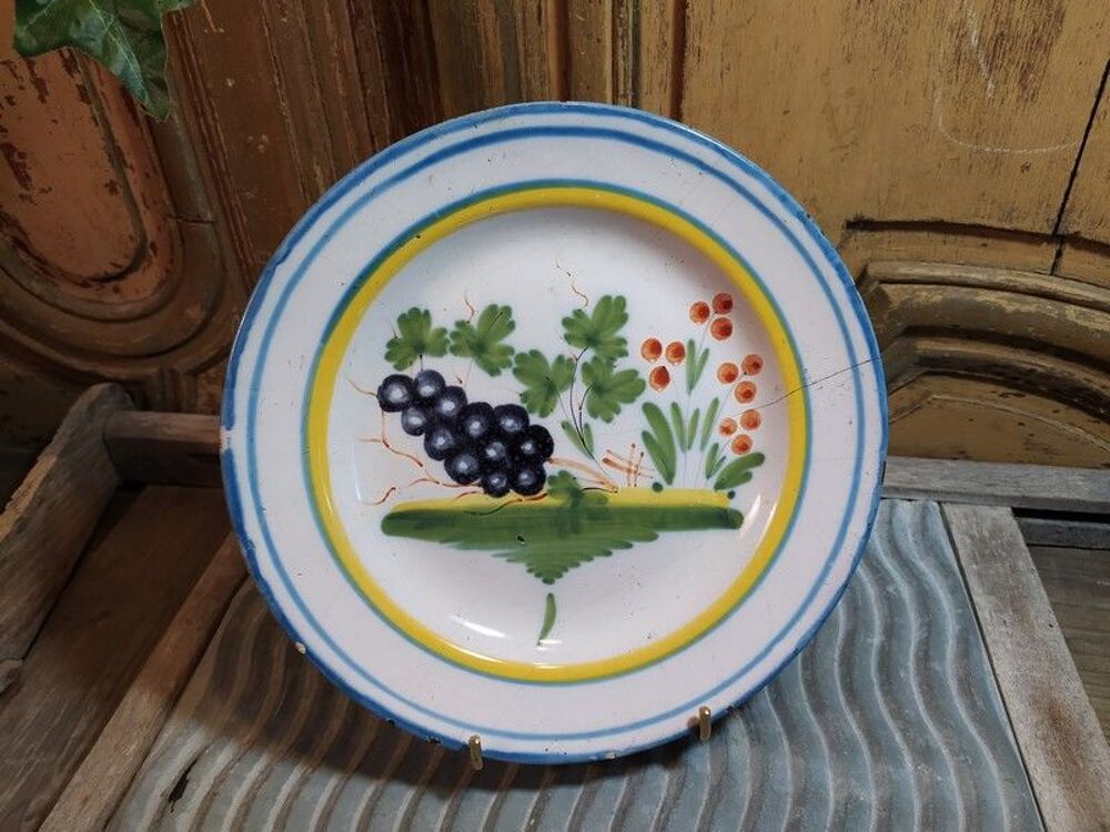 Assiette Fa&iuml;ence de l'Est WALY XVIIIe Décoration