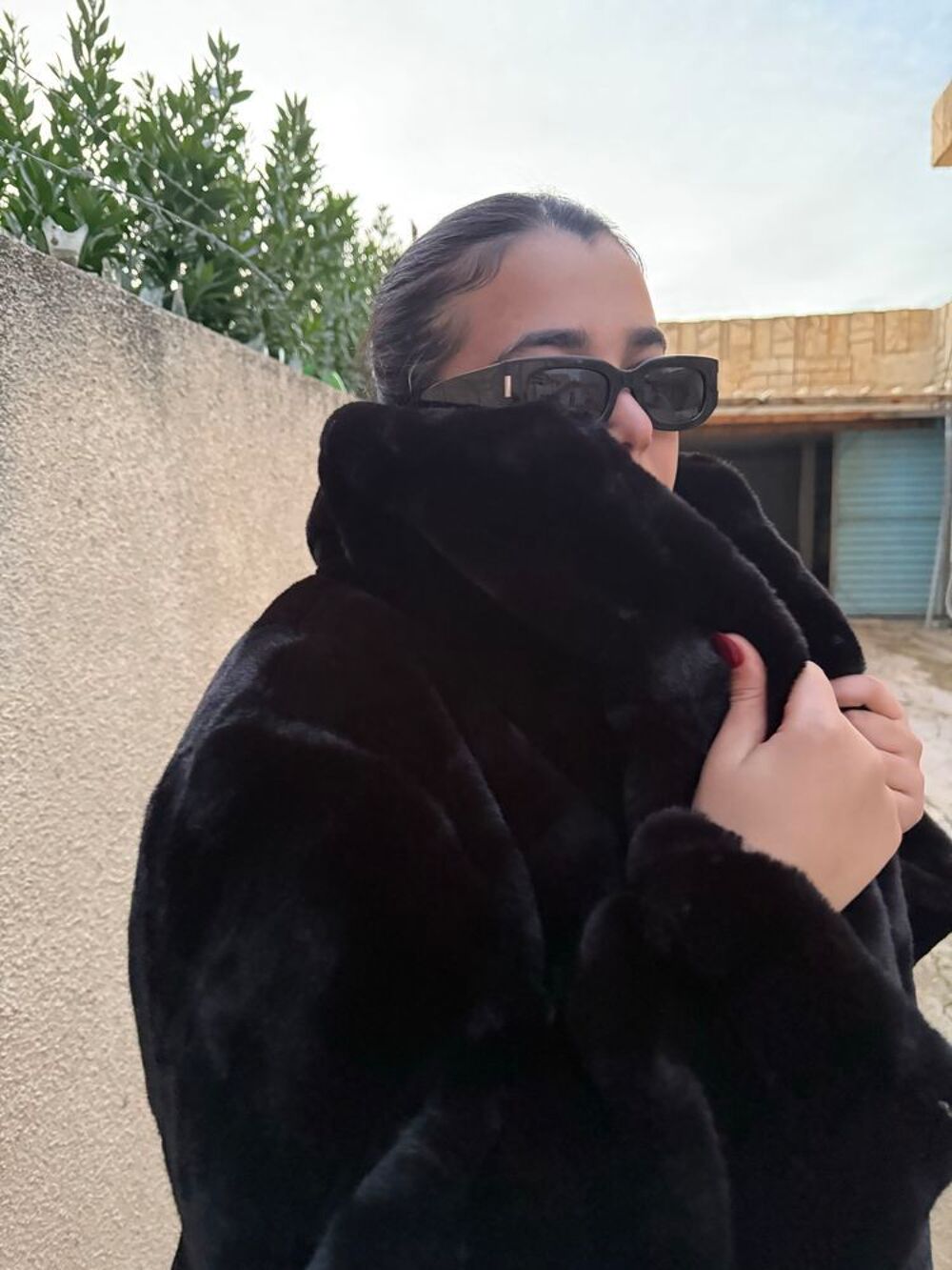 Manteau long en fourrure noire luxe €" El&eacute;gant &amp; intemporel &eth;Ÿ-&curren; Vêtements