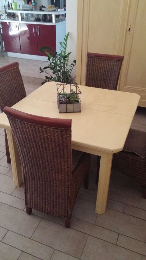 belle table Salle � Manger 350 Caumont-sur-Durance (84)