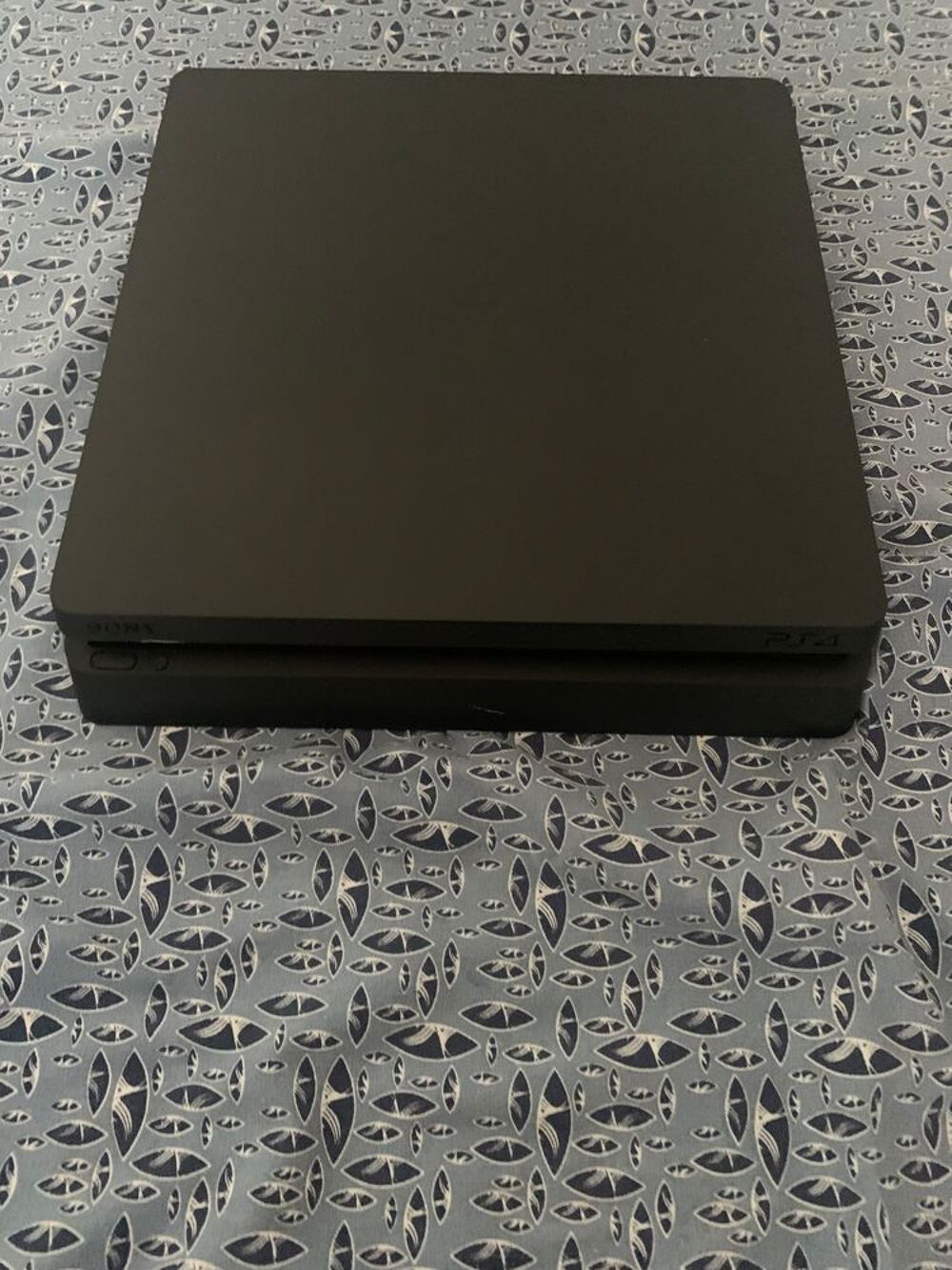 Ps4 slim 1to Consoles et jeux vidéos