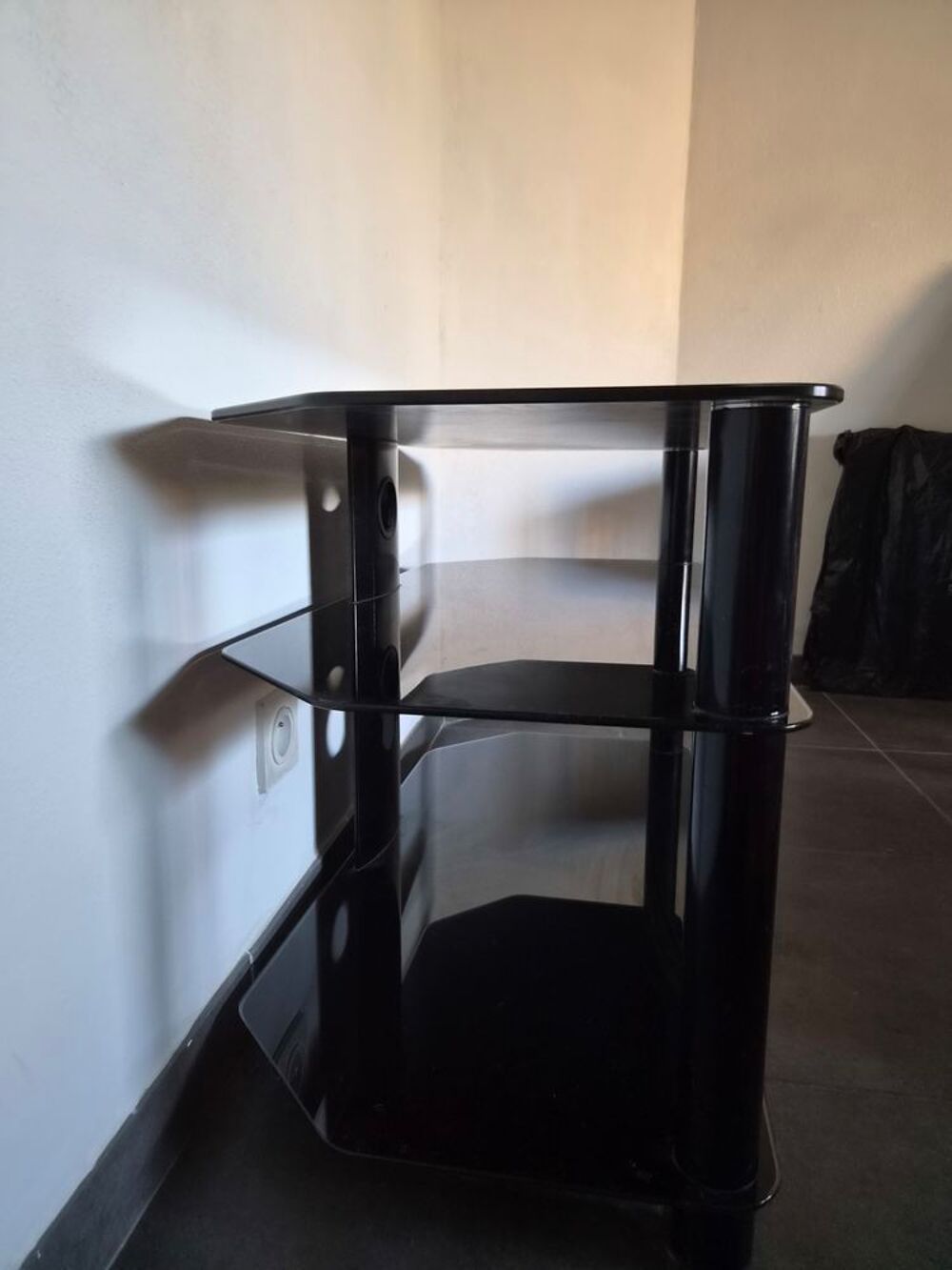MEUBLE TV ETAGERES EN VERRES Meubles