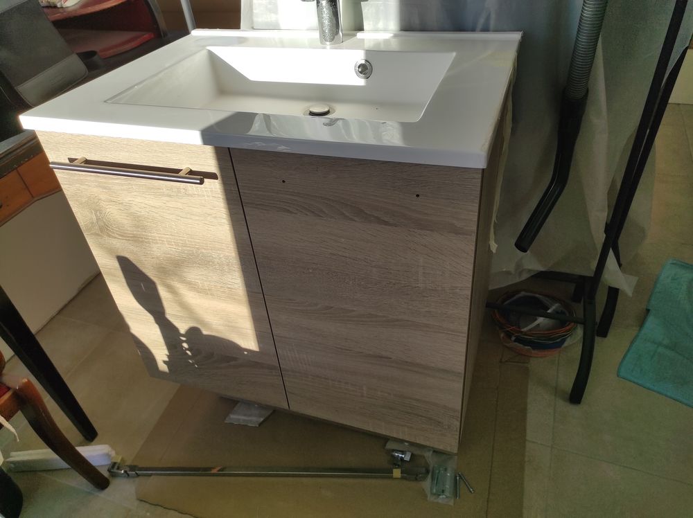 Meuble sous &eacute;vier avec vasque en r&eacute;sine Meubles