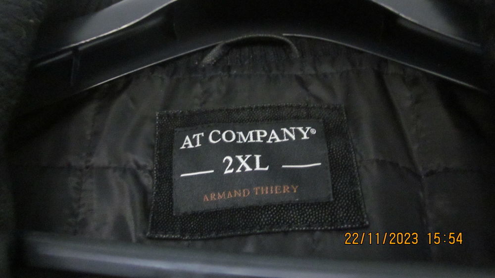 VESTE ASPECT CUIR NOIR 2 XXL ARMAND THIERY QUASI NEUVE Vêtements