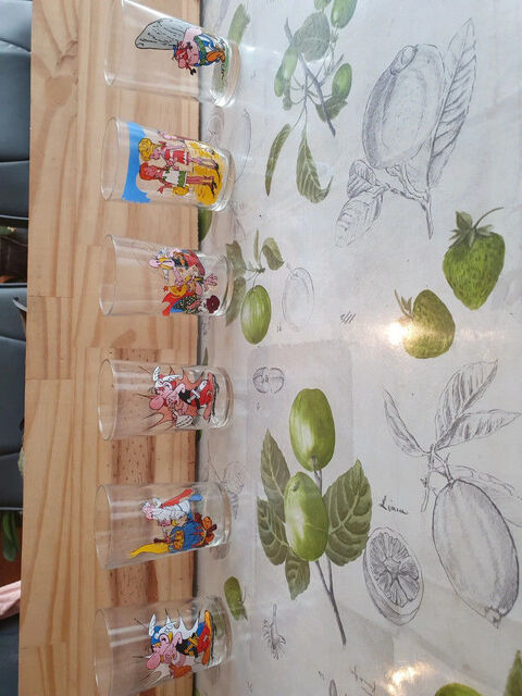lot de 6 verres vintage 
made in france 
asterix 30 Aubvillers (80)