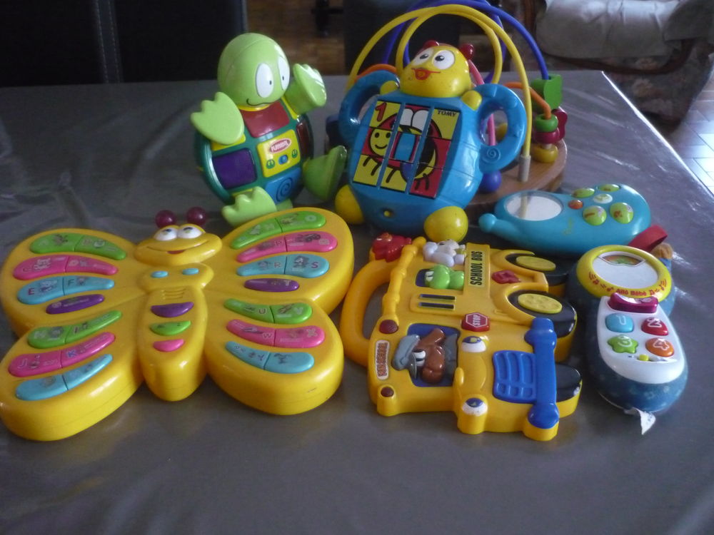 Divers jouets d'&eacute;veil pour b&eacute;b&eacute;s Jeux / jouets