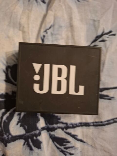 enceinte Bluetooth noir et couteurs sans fil 100 Belley (01)