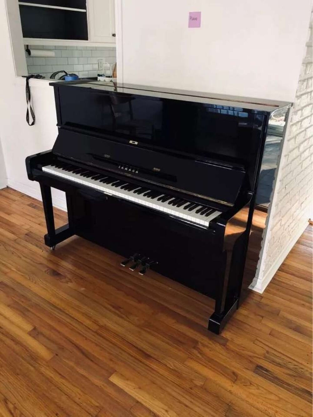 Piano droit Yamaha u1 
Instruments de musique