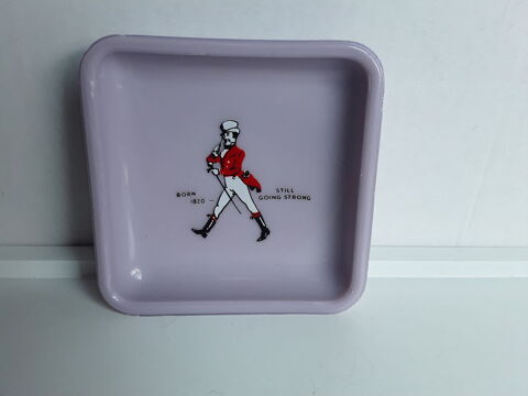 CENDRIER carr� violet en c�ramique (d�cor : personnage angla 12 Gometz-la-Ville (91)