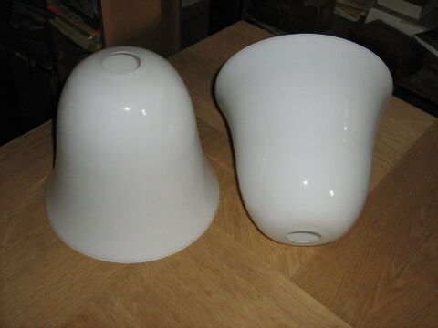 une TULIPE OPALINE
 RÉFLECTEUR DE LAMPE MAZDA ART DÉCO.. 65 Marseille 13 (13)