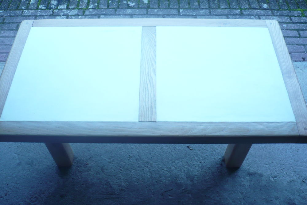 TABLE DE SALON EN BOIS Décoration