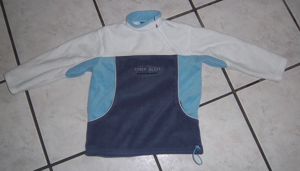 2 pulls gar&ccedil;on 6 ans Vêtements enfants