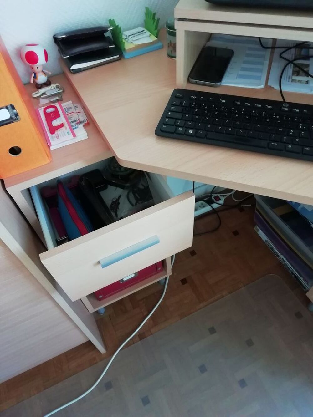 Bureau &eacute;tudiant en bois couleur pin Meubles