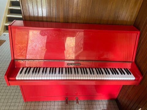 Piano droit John Brinsmead rouge ? bon �tat 100 Ivry-sur-Seine (94)