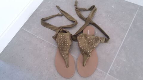 Tongs montantes / Sandales - 40 - (neuve) 8 Angoulme (16)