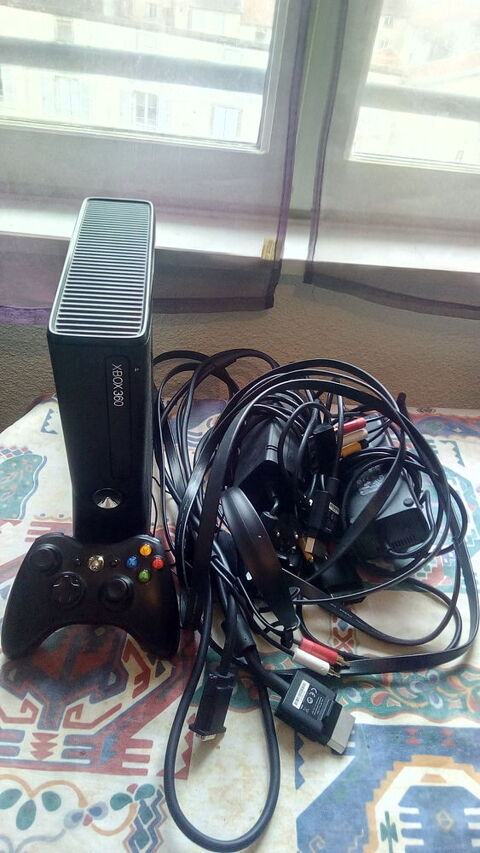 Xbox 360 S 250Go RGH  + 25 jeux 150 Limoges (87)
