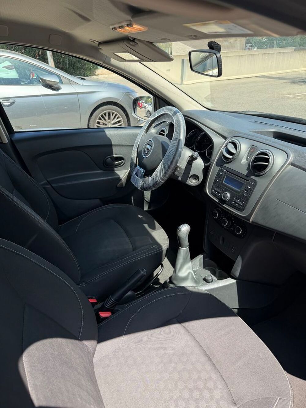 Sandero 1.5 dCi 90 FAP Laur&eacute;ate 2013 occasion 83160 La Valette-du-Var