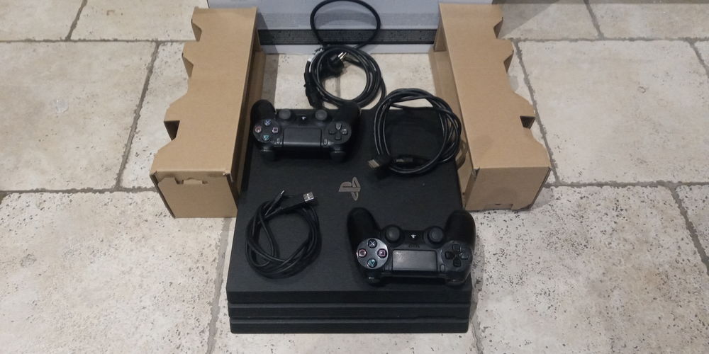 PlayStation 4 pro Jeux / jouets