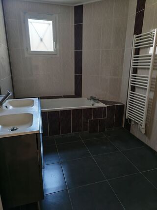  Maison � vendre 7 pi�ces 140 m� Ferri�res-en-g�tinais