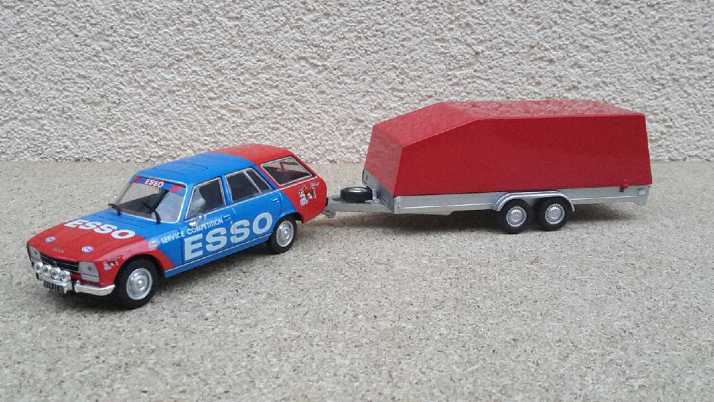 Peugeot 504 break assistance ESSO et sa remorque 