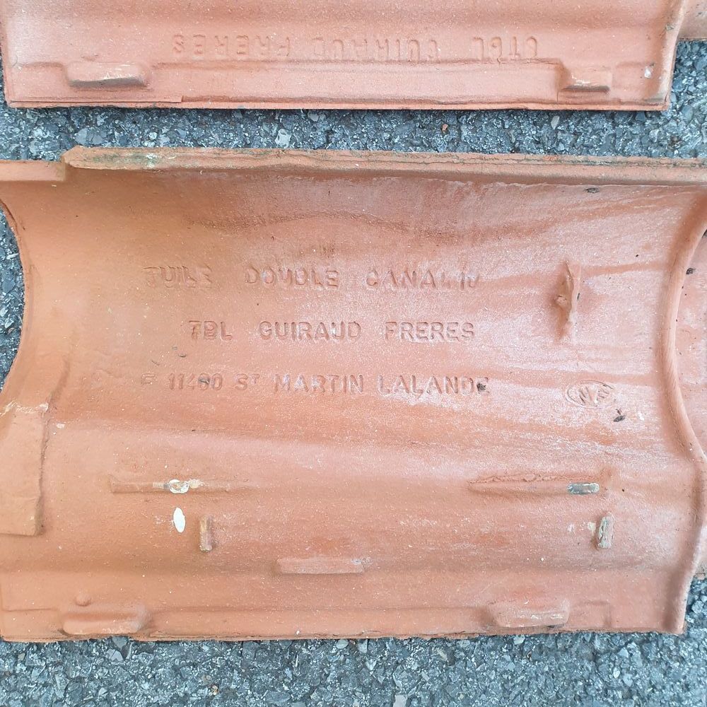 tuile STBL Guiraud fr&egrave;res Castelnaudary et DC10 Bricolage