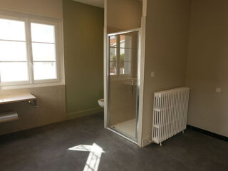  Appartement à louer 5 pièces 110 m²