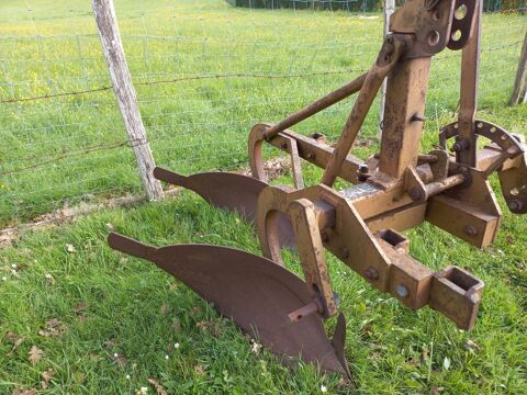 Charrue GOIZIN 2 socs 140 Le P�chereau (36)