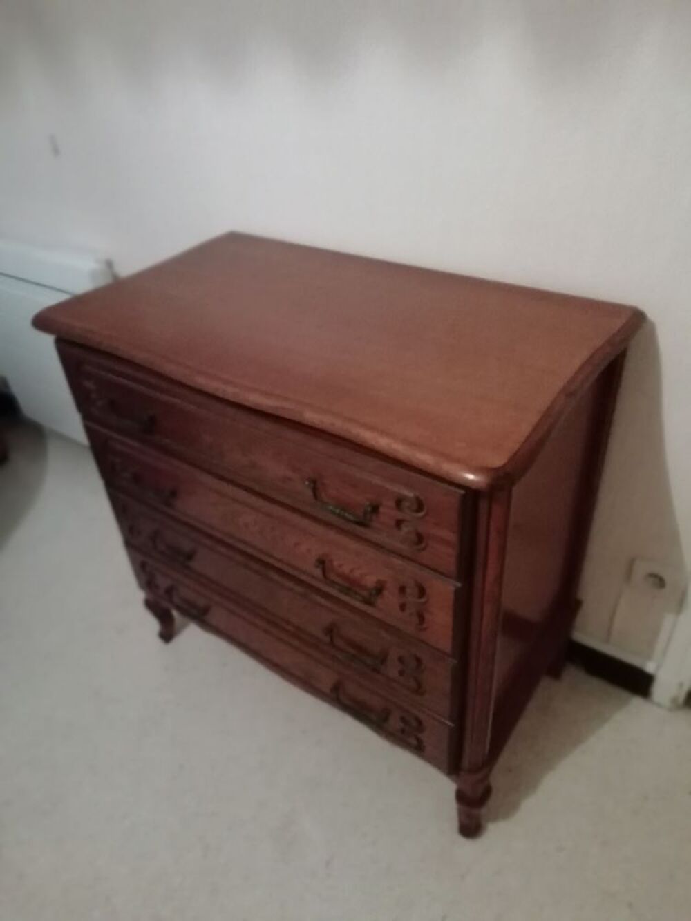 une commode Meubles