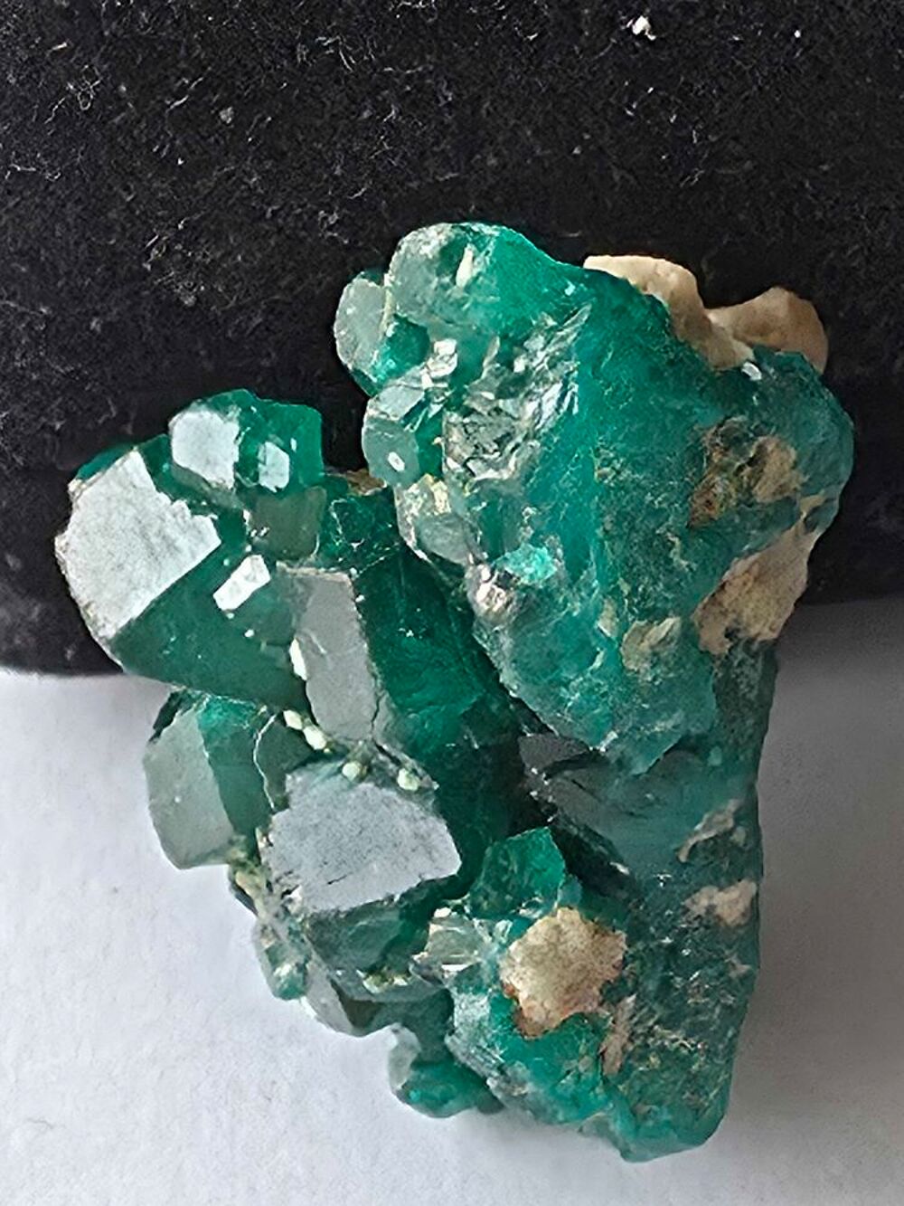Superbe Dioptase sur Matrice-Katanga, RDC (5g) 