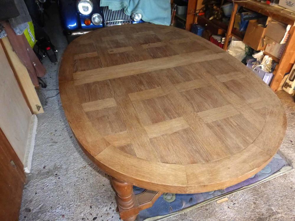 Table ovale ch&ecirc;ne massif marqueter Meubles