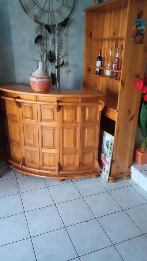trs beau bar et son meuble en sapin  40 Saint-Ouen-la-Rourie (35)