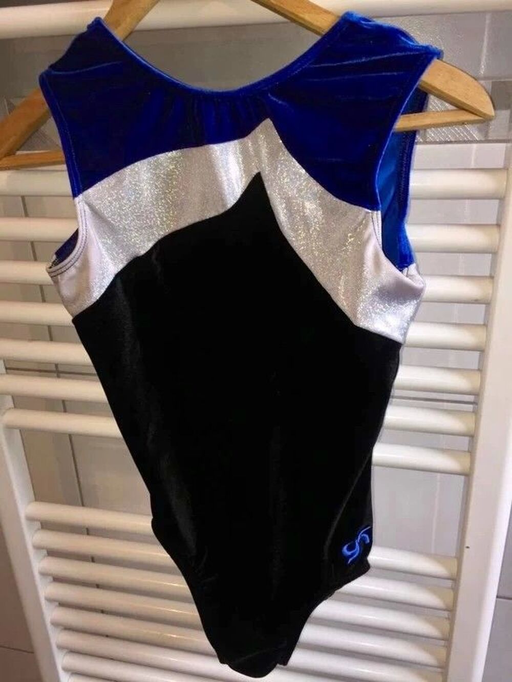 Justaucorps de gym en velours taille 14 ans en tbe &agrave; 15 euro Vêtements enfants