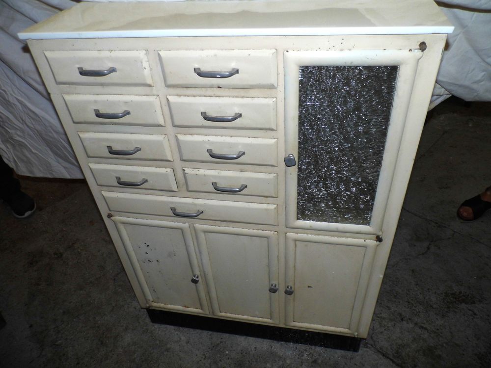 Meuble de m&eacute;tier dentiste hopital ann&eacute;es 50 armoire pharmacie vintage design XX&egrave;me siecle Meubles