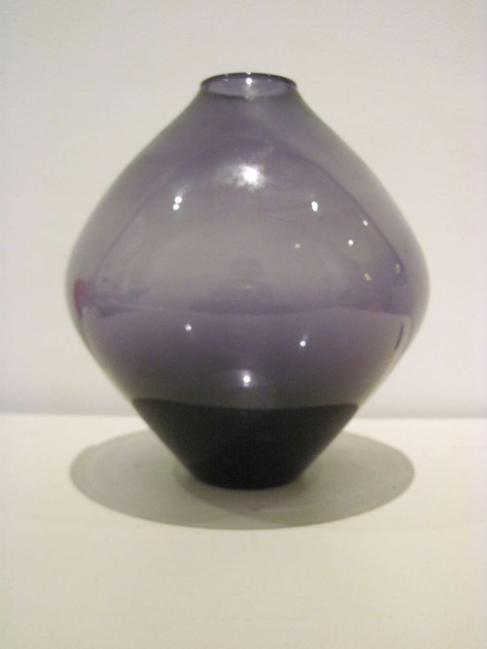 Petit vase mauve Dcoration