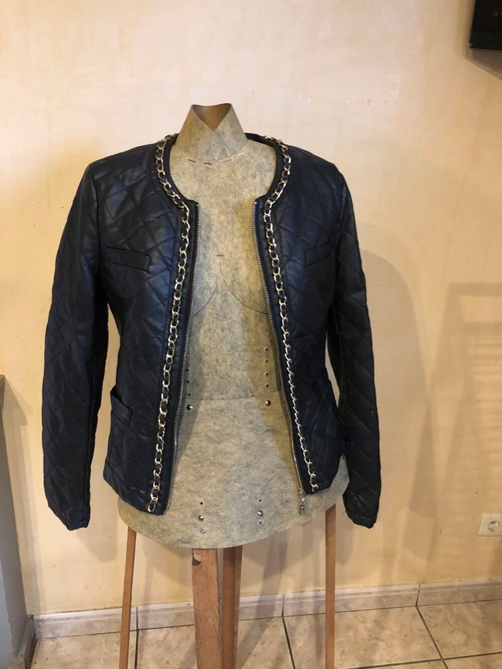 Blouson court Vêtements