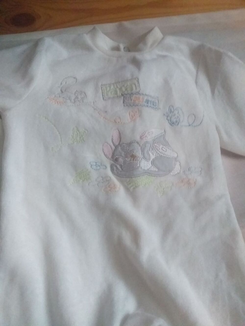 Lot pyjama - bodie - bavoir Marque Disney Vêtements enfants
