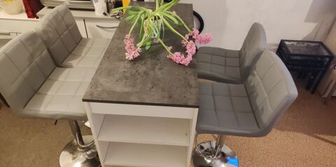 Table haute + 4 chaises de bar 80 La Garde (83)