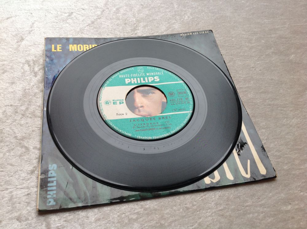 JACQUES BREL 3 TITRES DONT LE MORIBOND Envoi Possible
CD et vinyles