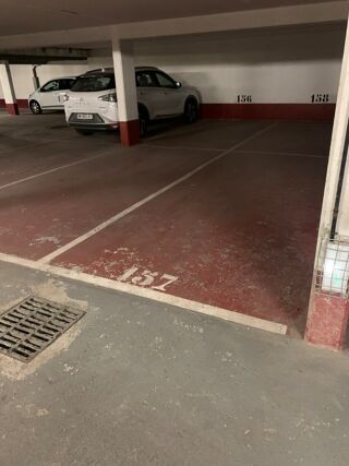  Parking / Garage  louer 35 m