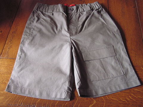 SHORT, taille 2 ans, marque OKAOU 2 Brouckerque (59)