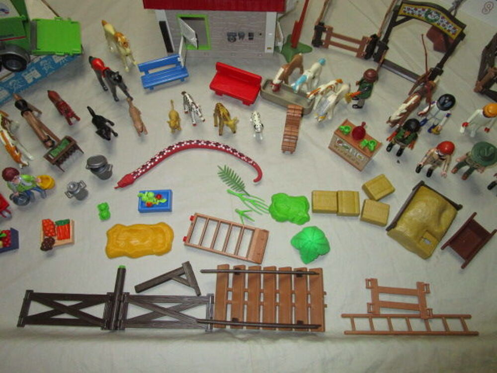 LOT FERME PLAYMOBIL +ACCESSOIRES JEEP+ REMORQUE Jeux / jouets